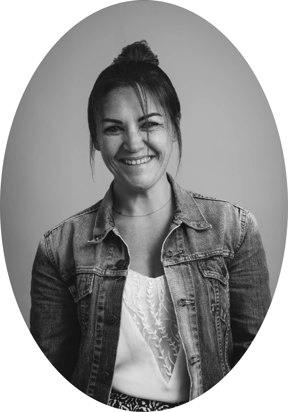 Femme souriante - Photo de contact